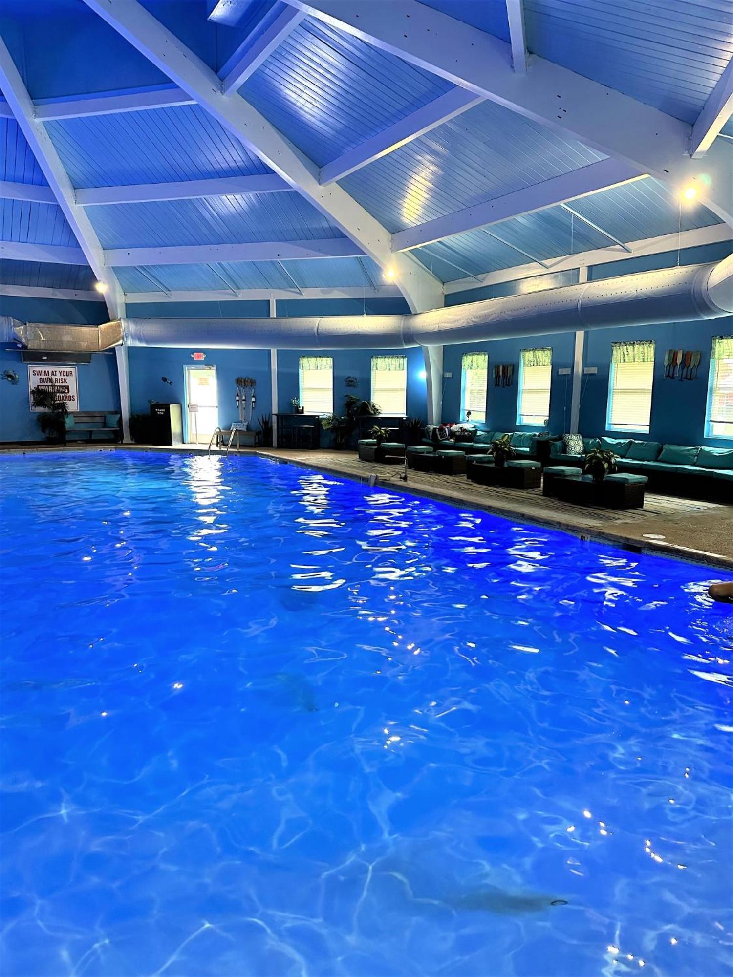 Wow!! Ultimate Pocono Retreat, Hot Tub, Game Room, Deck, Lakes, Skiing, Pools Long Pond Exterior photo